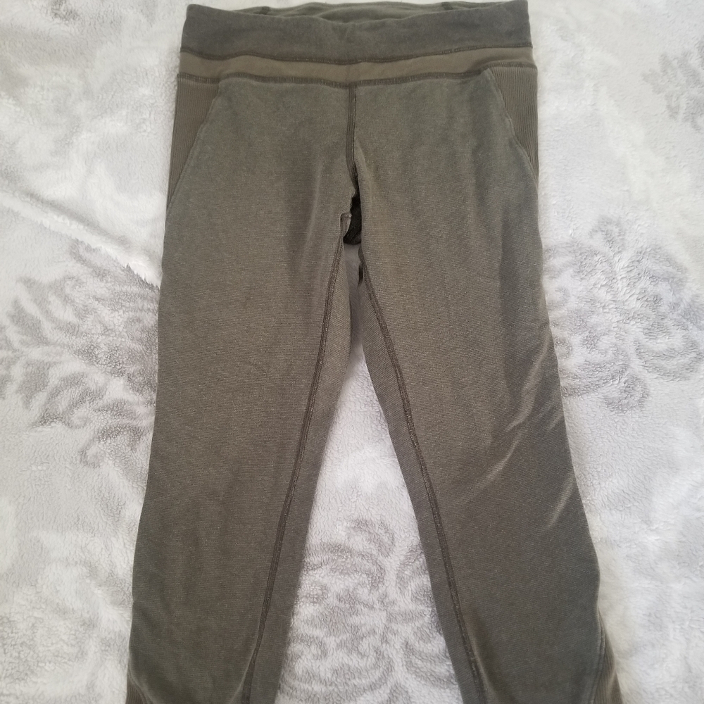 Lululemon Crops - Picture 3 of 7